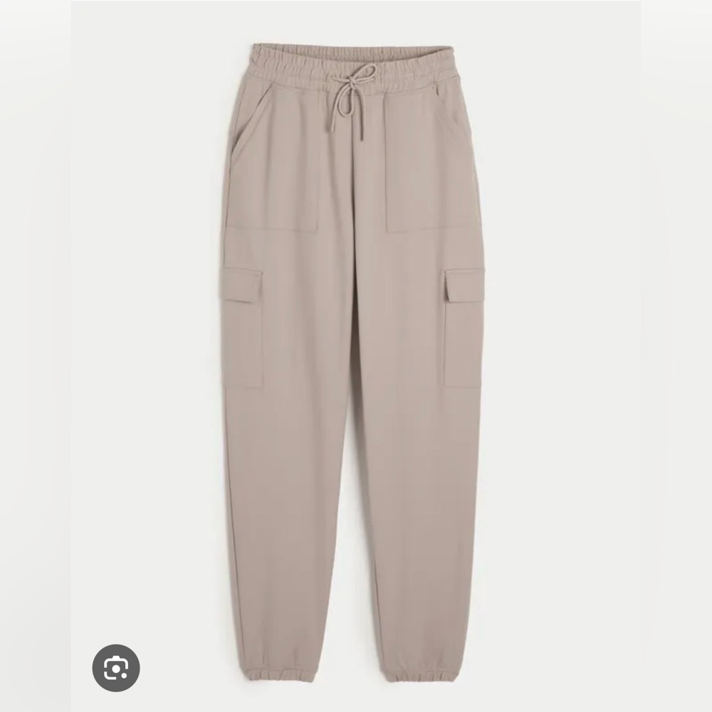Gilly Hicks Active Recharge High-Rise Cargo Joggers